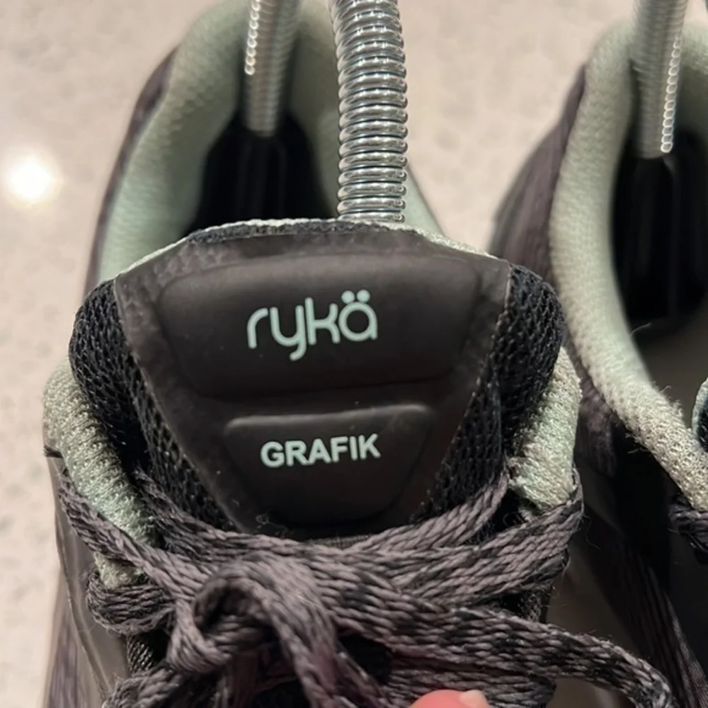 Ryka Grafik Women’s Size 5.5